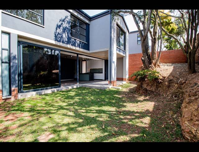 3 BEDROOM FREESTANDING FOR SALE IN LYNNWOOD